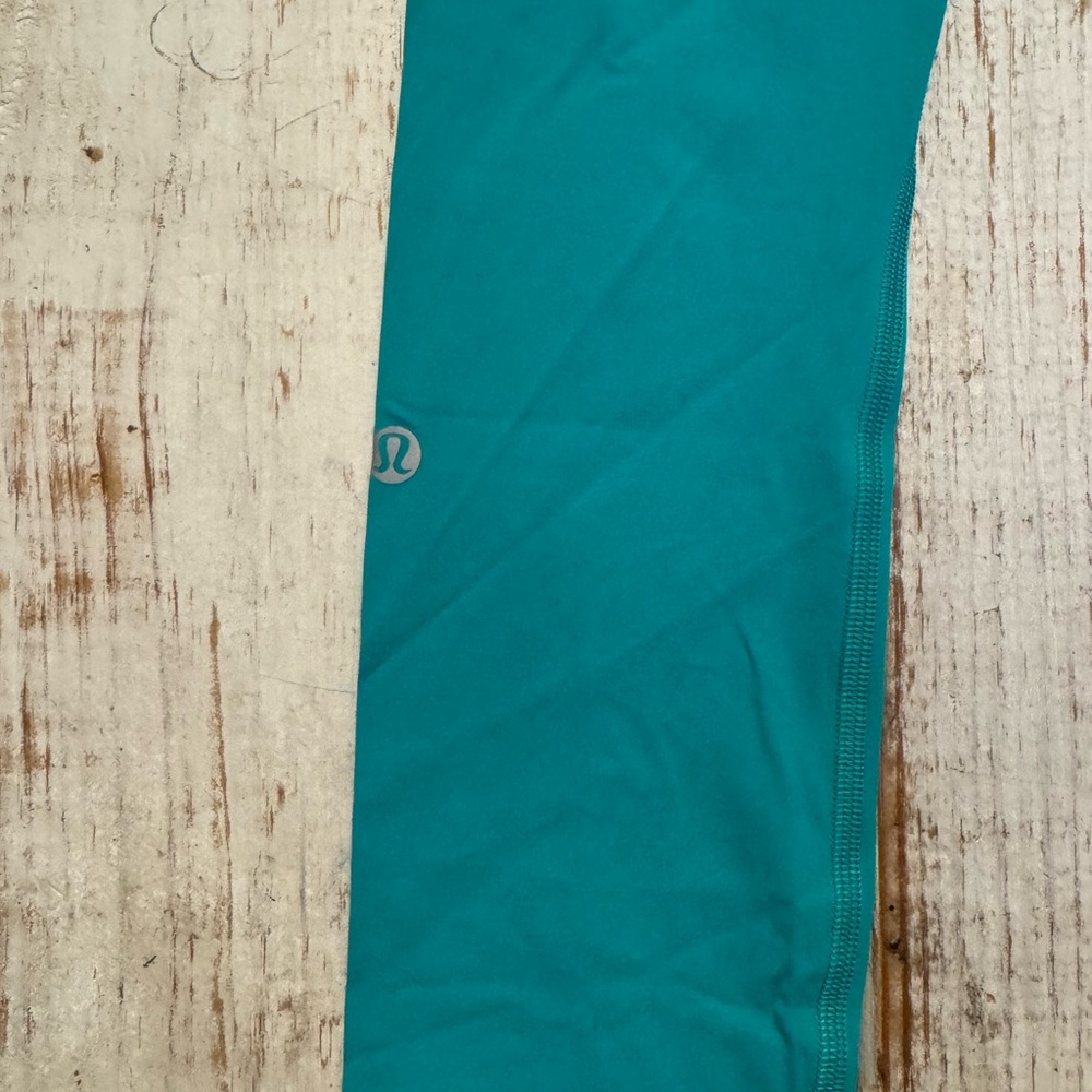 Lululemon high rise Vibrant Teal Leggings Women size 2 - Picture 3 of 11
